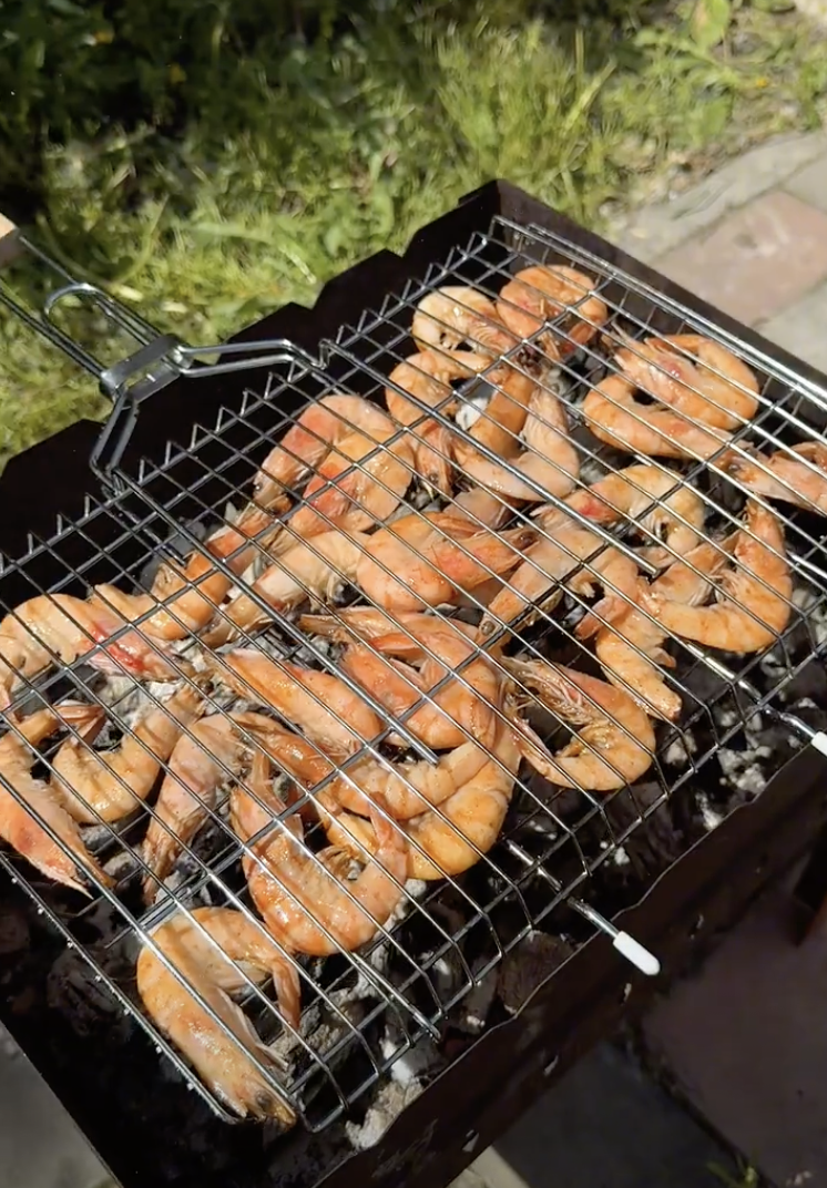 Креветки на мангале